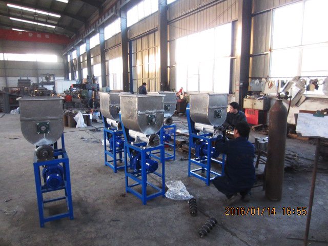 米線機(jī)生產(chǎn)車(chē)間